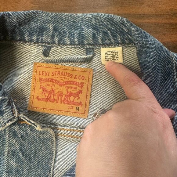 Levi's Original Trucker Denim Jacket MEDIUM WOMEN - Picture 4 of 8